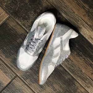 Bling Sneakers 👟